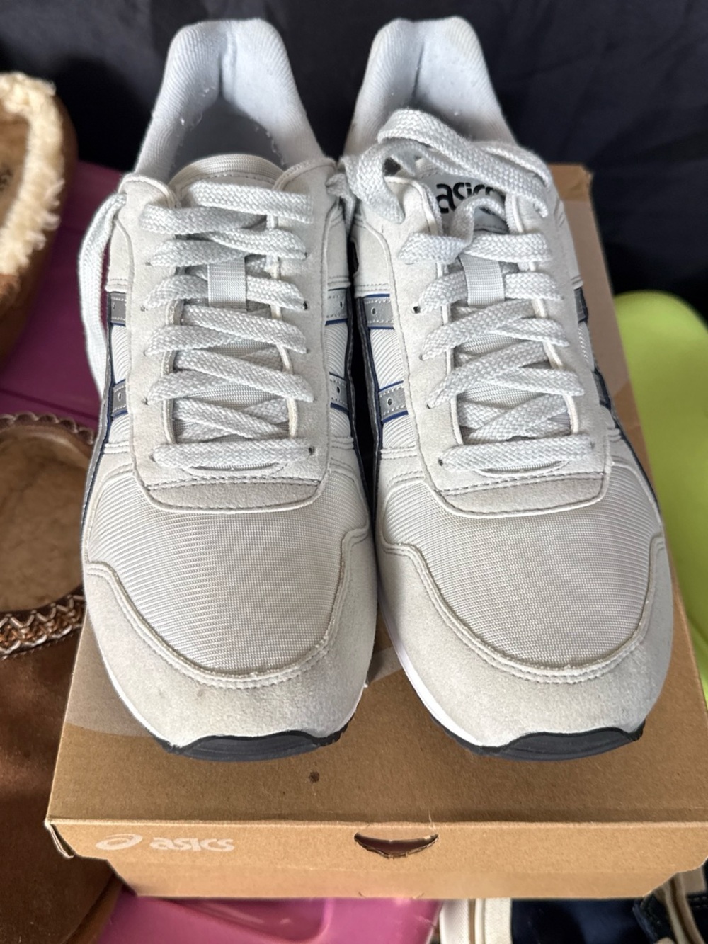 ASICS Men's Light Gray and Navy Retro Runner Sneakers